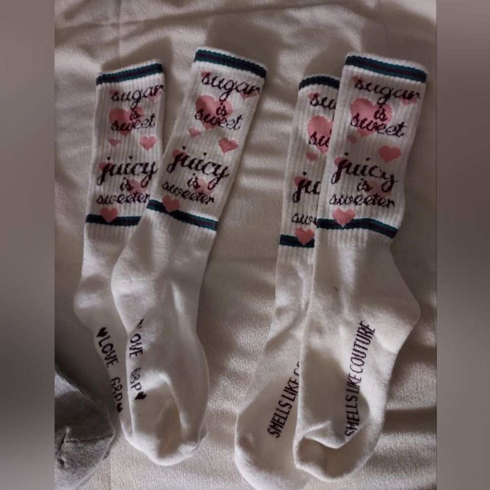 JUICY COUTURE Girls Knee High Socks 2 Pairs Unknown Size NWOT